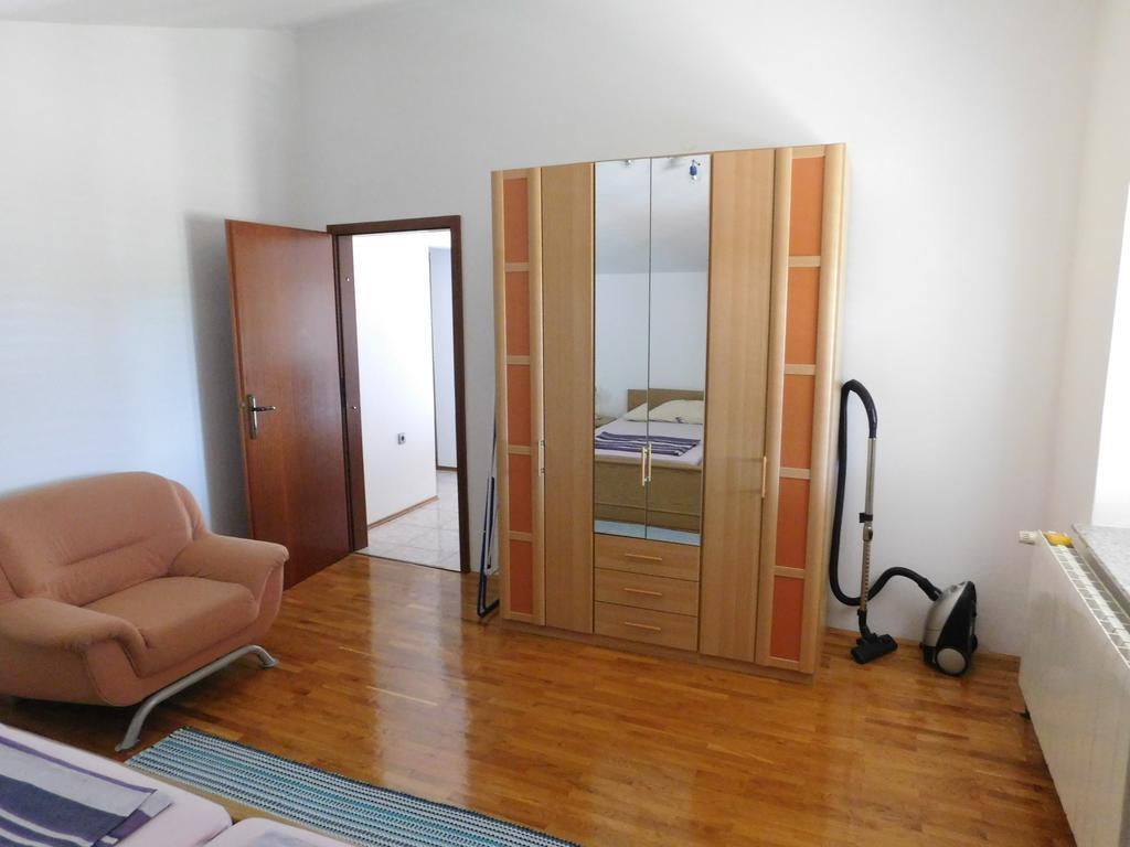 Apartments Blazevic Pula Exterior foto